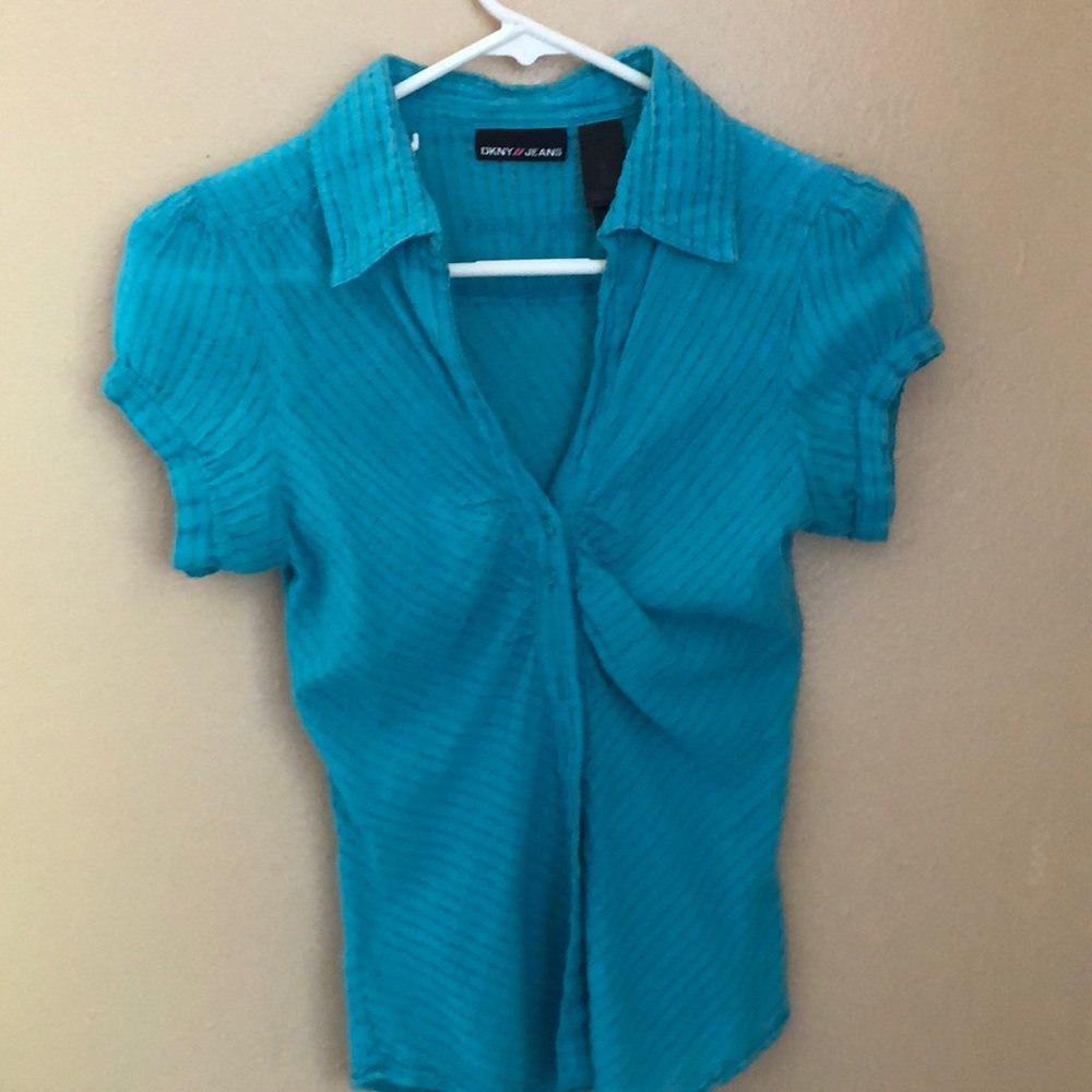 Short sleeve button up top